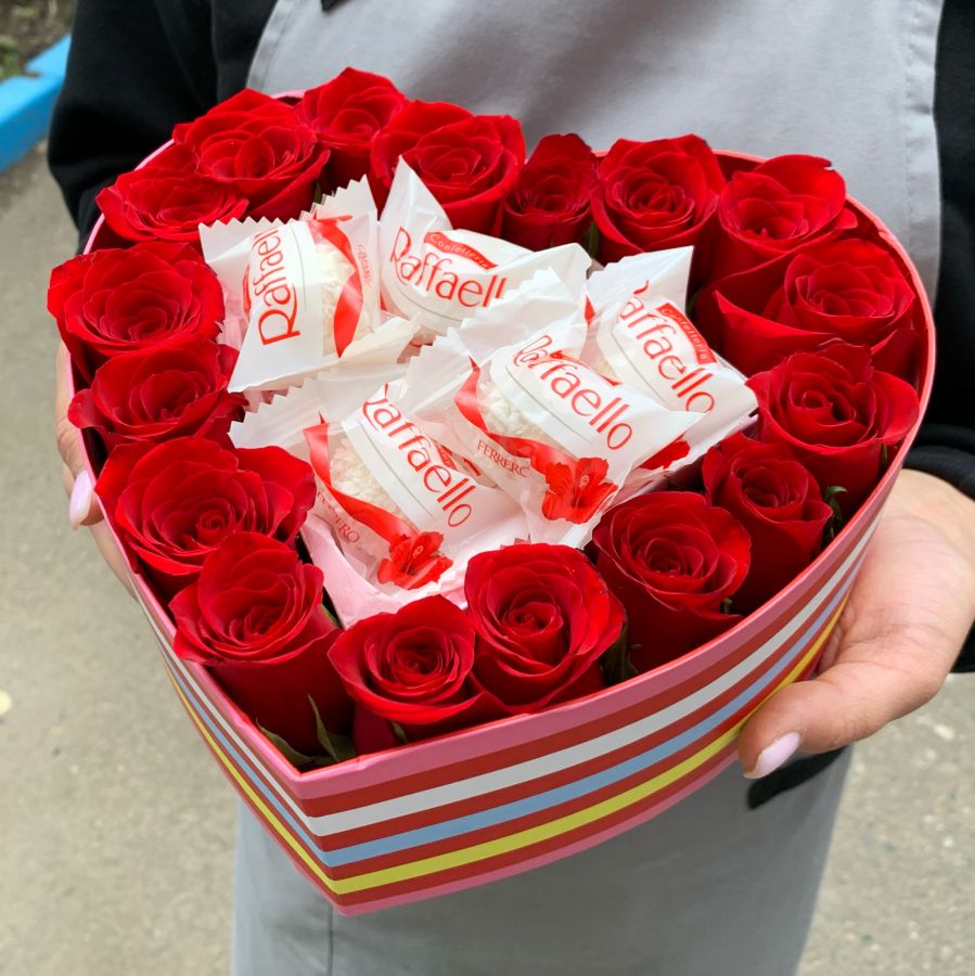 Шикарный Букет в форме сердца из цветов, где заказать с доставкой в Ярославле